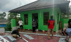 Rusak Dihantam Puting Beliung, PPP Kota Depok Bantu Perbaikan Mushola An-Nur Duser