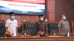 Fraksi PDIP & PAN Sampaikan Pandangan Umum 3 Raperda Inisiatif Pemkot  Depok