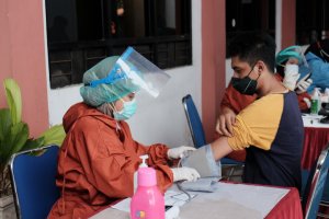 Kecamatan Bojongsari Berhasil Vaksin 930 Warga dalam 2 Hari Gebyar Vaksinasi