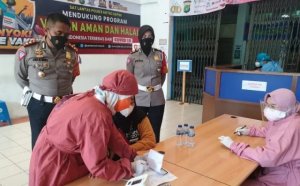 Satpas SIM Pembantu 1221 Polrestro Depok Bantu Percepatan Vaksinasi Pemerintah