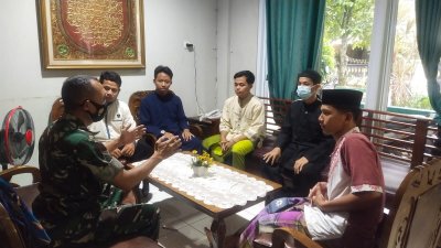 Babinsa Abadijaya, Sosialisasikan Penerimaan Prajurit TNI Kepada Santri
