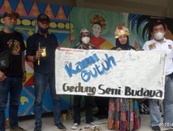 Gak Punya Gedung Seni Budaya, Seniman  Depok Amprog di Balai Rakyat