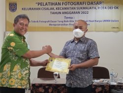 Bentuk Wirausaha Baru, Kelurahan Cisalak Latih Warga Fotografi Dasar