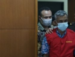 Kejari Depok Tahan BPP Disdamkar Terduga Korupsi Upah Tenaga Honorer