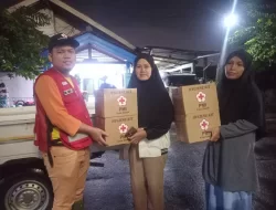 PMI Kota Depok Berikan Hygiene Kit Kepada Korban Banjir Cilodong