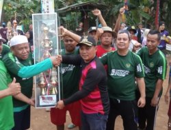 RT 03 Sabet Piala Bergilir Turnamen Bola Voli Ketua RW 01 Ratujaya