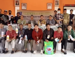 Warga Harjamukti Diajari Membuat P2L