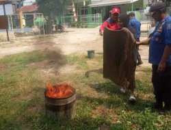 Dinas Damkar & Penyelamatan Depok Beri Pelatihan Warga RW 27 Sukamaju