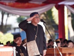 Pimpin Upacara HUT ke-78 RI, Walikota Depok Kenakan Pakaian Adat Baduy