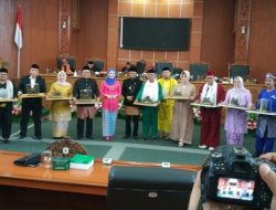 11 Anggota DPRD Depok Terima Penghargaan BKD Award 2023