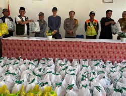 Ketua LPM Pocin Bagikan Ratusan Bingkisan Lebaran Kepada Pekerja Sosial
