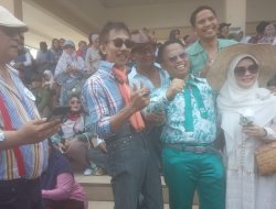 Berbusana Era 70an, Bang SS Tampil Glamor di Fashion Show Lebaran Depok