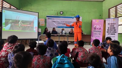 Roadshow ke-4 HAN, Srikandi PLN Beri Pengetahuan Siswa SDN Pabuaran II