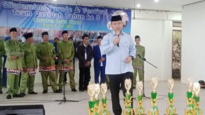 Sholawat Badar Ibu-ibu Antarkan Supian Suri Menuju Depok Satu