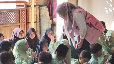 Peringati Hari Anak Nasional, Srikandi PLN UIT JBB Goes To School