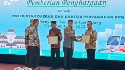 Sertifikasi BMD Terbanyak, KPK Ganjar BPN Depok Piagam Penghargaan