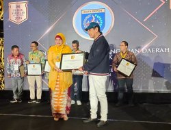 Disdukcapil Depok Dapat Penghargaan Public Service of The Year Jabar Banten