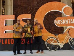 Program TJSL PLN UIT JBB Sabet Penghargaan ESG Nusantara Award 2024