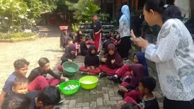 Terapkan P5, Siswa SDN Pontir 03 Bikin Telur Asin