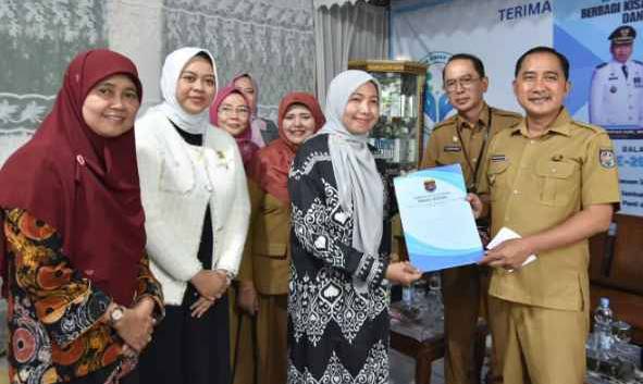 Wawalkot Depok Berikan Dana Hibah ke Panti Wreda Yayasan Rumah Oma Jatimulya