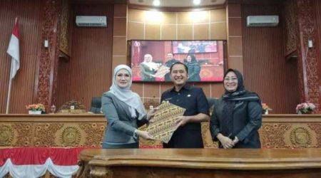 Pemkot & DPRD Sahkan Perubahan Propemperda 2025 Dalam Rapat Paripurna