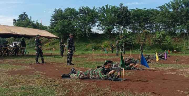 Tingkatkan Kemampuan, Prajurit Kodim 0736 Batang Latihan Tembak Laras Panjang