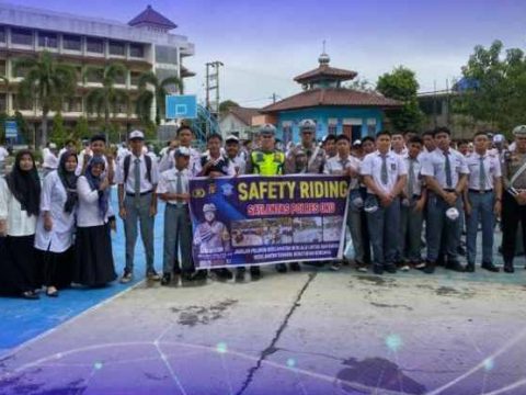 Tanamkan Kesadaran Sejak Dini, Polres OKU Gelar Safety Riding SMA Yadika Baturaja