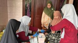 Lurah Cisalak Terjun Langsung Sweeping Lansia