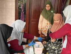 Lurah Cisalak Terjun Langsung Sweeping Lansia