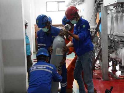 Jamin Keandalan Listrik Idul Adha, PLN Lakukan Pengisian Gas SF₆ GIS Suvarna