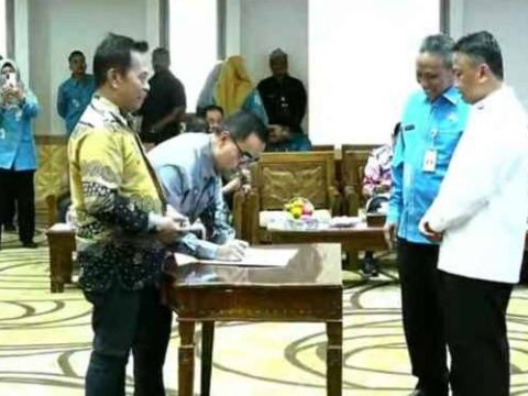 Pengurus Koperasi Merah Putih 63 Kelurahan Resmi Dikukuhkan Wali Kota Depok