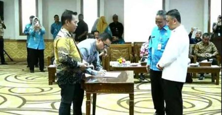 Pengurus Koperasi Merah Putih 63 Kelurahan Resmi Dikukuhkan Wali Kota Depok