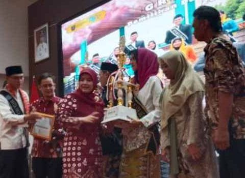 Cing Ikah Pesan Pemenang Duta Baca, Senantiasa Jadi Teladan Semangat Membaca