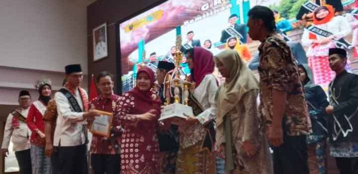 Cing Ikah Pesan Pemenang Duta Baca, Senantiasa Jadi Teladan Semangat Membaca