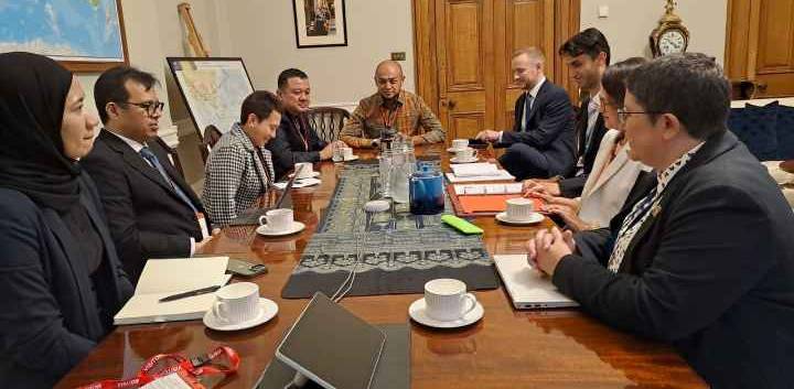 Wamenkomdigi & Menteri Katerine West, Jalin Komitmen Kerja Sama UK-RI