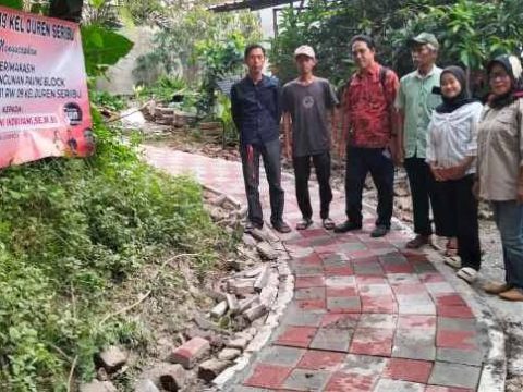 Wakil Ketua DPRD Depok Perbaiki Jalan yang 5 Tahun Rusak di Duser