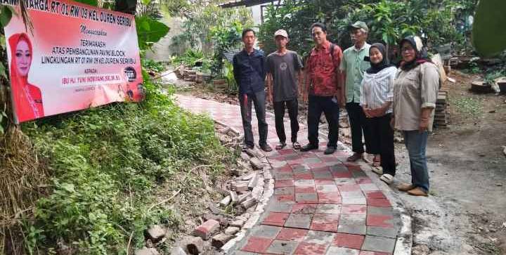 Wakil Ketua DPRD Depok Perbaiki Jalan yang 5 Tahun Rusak di Duser