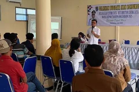 Penuhi Kebutuhan Pangan Mandiri, Kelurahan Sukmajaya Edukasi Warga Budidaya Ikan