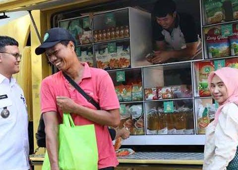 Kelurahan Gandaria Utara Gaet Food Station Tjipinang Jaya Gelar Pasar Murah