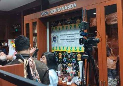 Dekranasda Resmi Buka Cabang Ketiga Toko Oleh - oleh di Gedung DPRD Depok