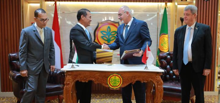 Perintah Prabowo, Indonesia Beri Bantuan 10.000 Ton Beras ke Palestina