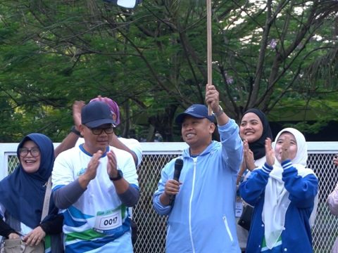 Flag off dilakukan langsung oleh Wali Kota Depok, Dr. Drs. H. Supian Suri, M.M.