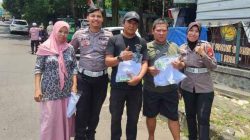 Tumbuhkan Kepedulian, Samsat Depok Bagikan Baju & Boneka ke Masyarakat
