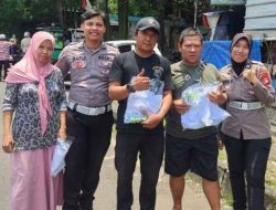 Tumbuhkan Kepedulian, Samsat Depok Bagikan Baju & Boneka ke Masyarakat