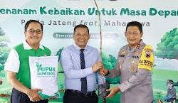 Polda Jateng Tanam 11 Ribu  Pohon Bersama Mahasiswa Undip & Petani