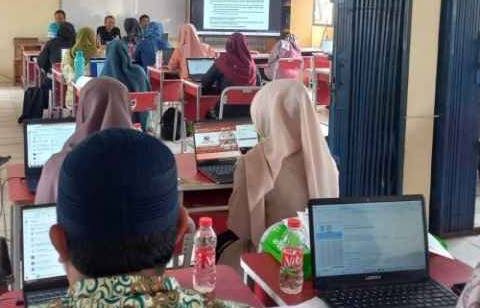Guru & Operator SDN Kecamatan Sawangan Ikuti Sosialisasi & Bimtek Penggunaan e-raport
