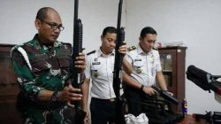 Kepala Rutan Kelas 1 Depok Terjun Langsung Lakukan Perawatan Rutin Senpi