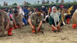 Bupati Kepulauan Seribu Tanam Seribu Bibit Mangrove di Kawasan Jembatan Pengantin